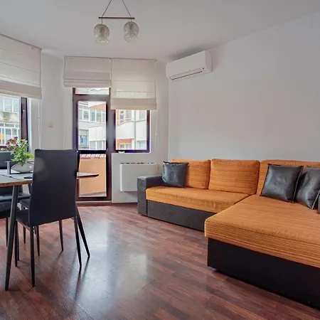 Apartment Epicenter By Rv *